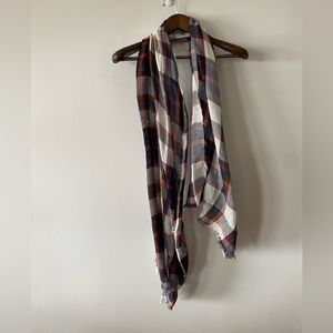 Light classic plaid scarf